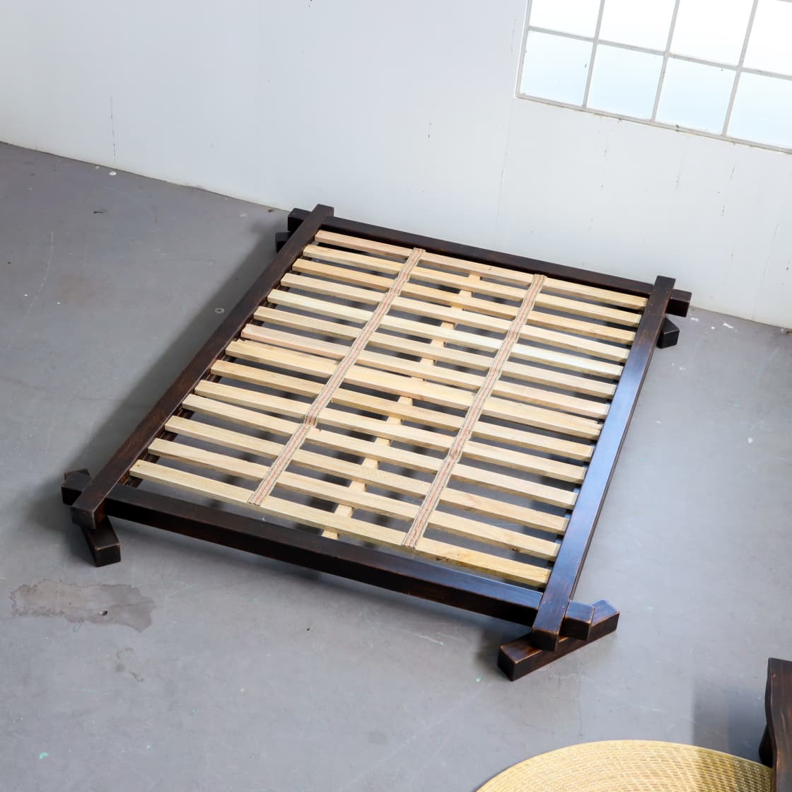 Lasang Platform Bed